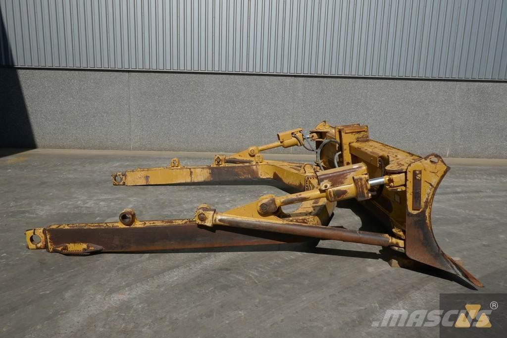 CAT D8T Blade Остриета