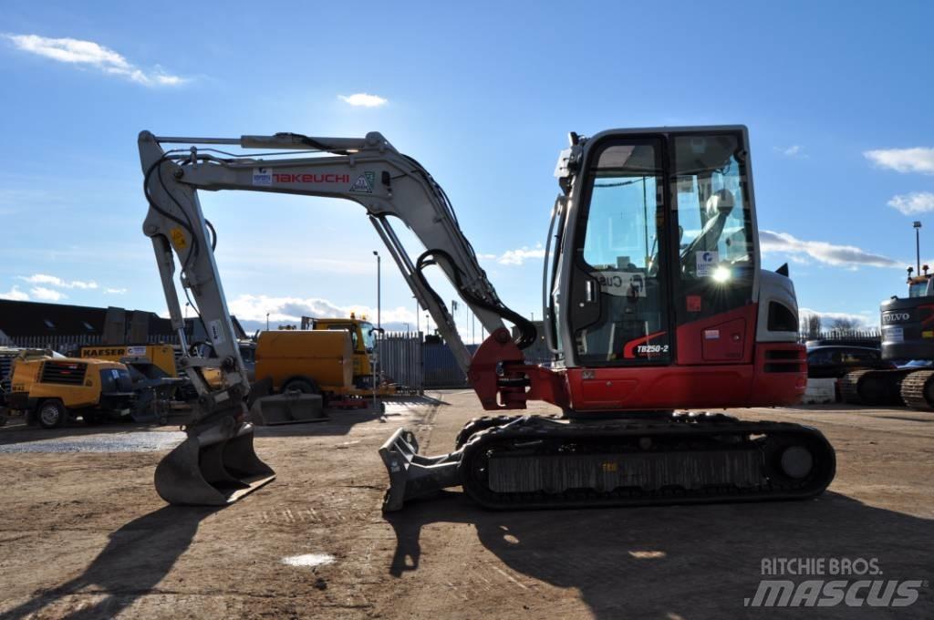 Takeuchi TB 250-2 Мини екскаватори < 7 т