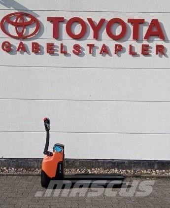 Toyota LWI 160 Колички високоповдигачи с теглич