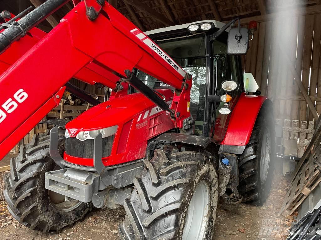 Massey Ferguson 5613 Трактори