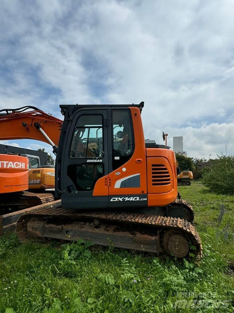 Doosan DX 140 LCR Верижен екскаватор