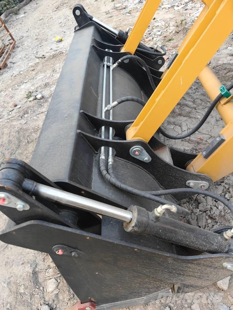 JCB 3 CX NEW MACHINE Товарач със заден ексватор