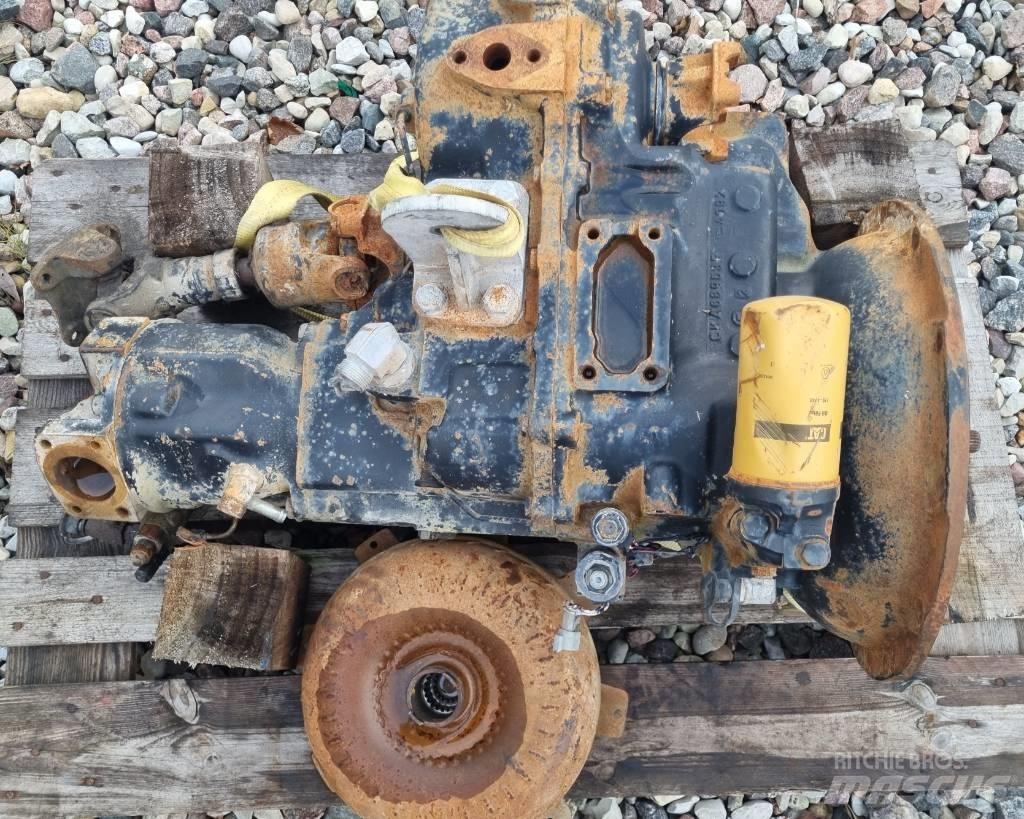 CAT 428C Предаване