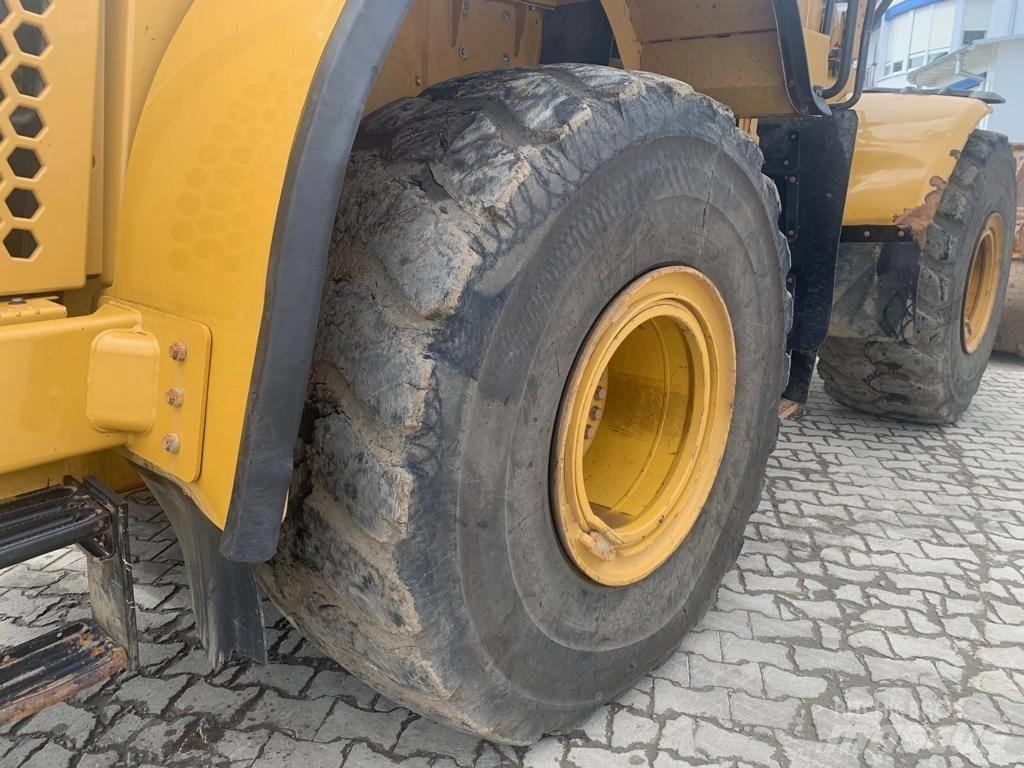 CAT 972 K Колесни товарачи