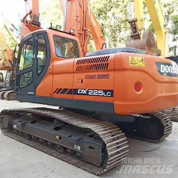 Doosan DX 225 Верижен екскаватор