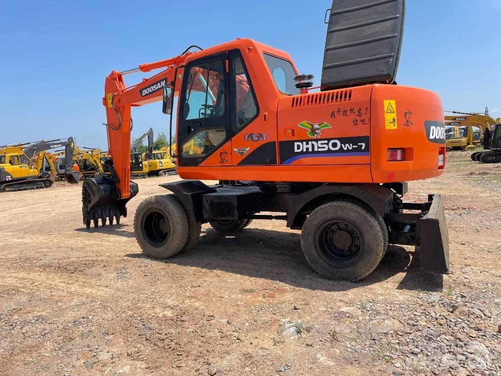 Doosan 150 Колесни екскаватори