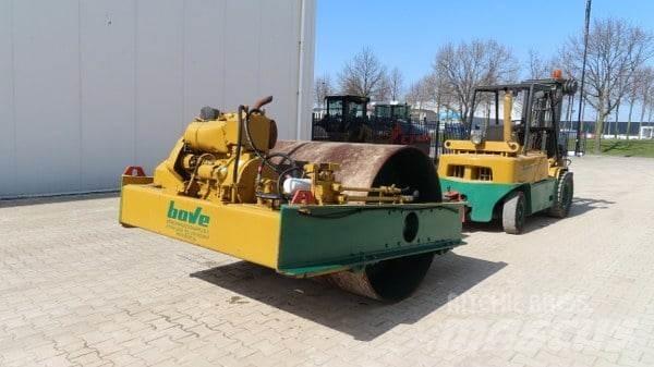 Vibromax W 501 Теглени вибрационни валяци

