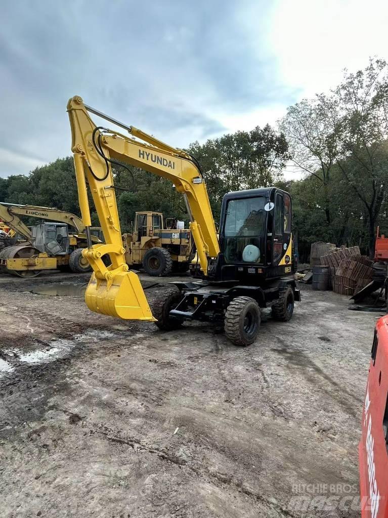 Hyundai R60-7 Колесни екскаватори