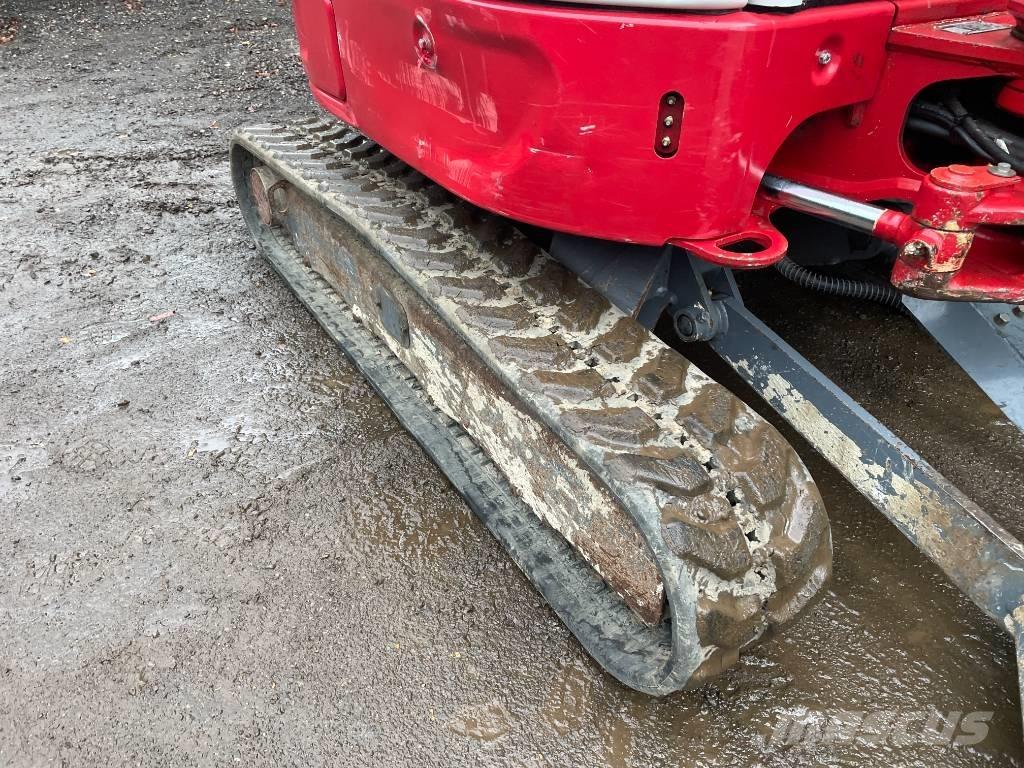 Takeuchi TB 325 R Мини екскаватори < 7 т