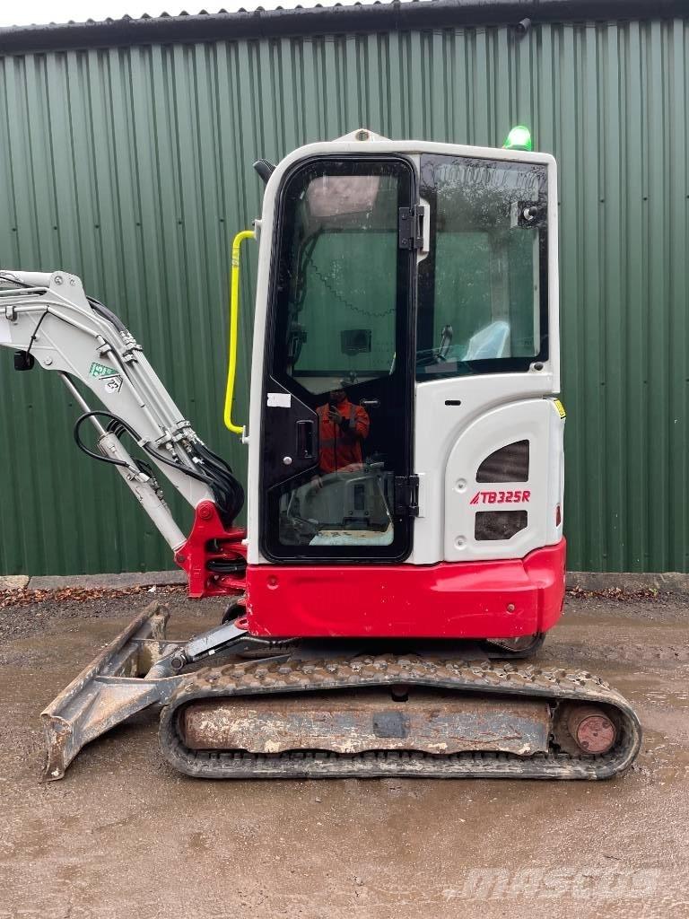 Takeuchi TB 325 R Мини екскаватори < 7 т