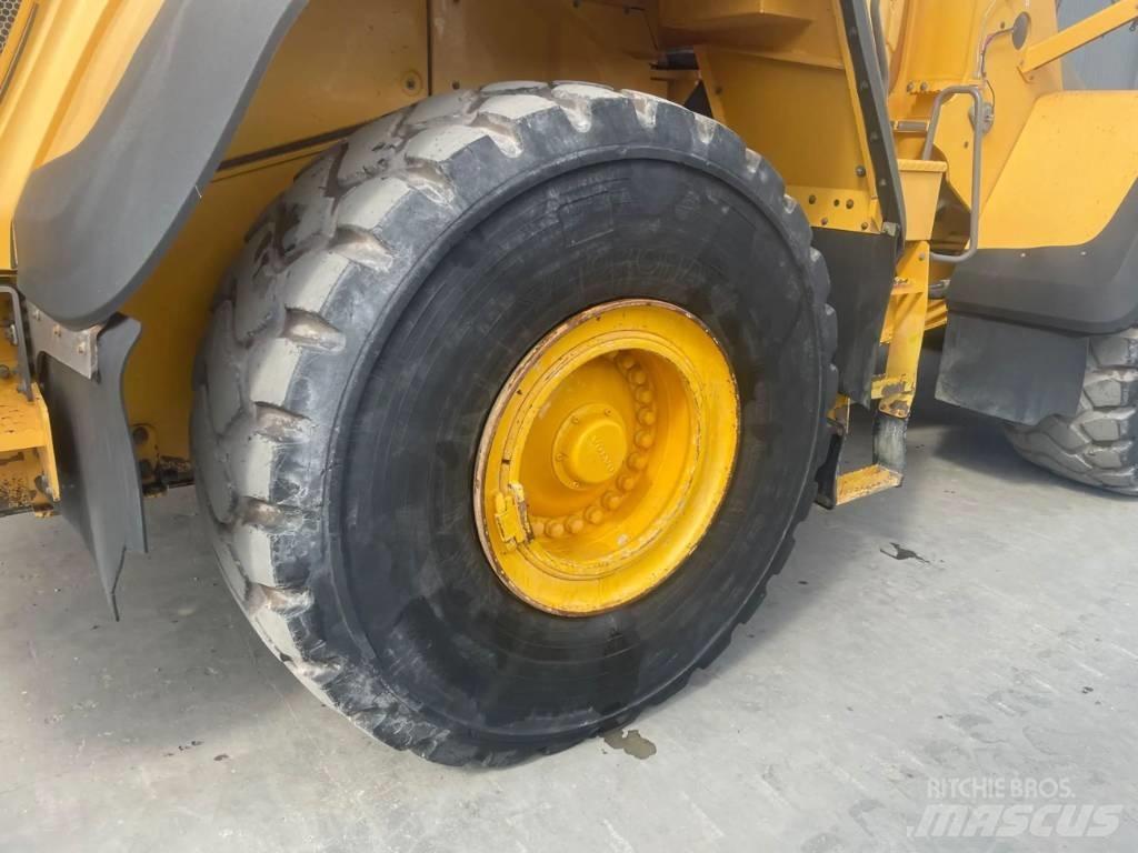 Volvo L180G Колесни товарачи