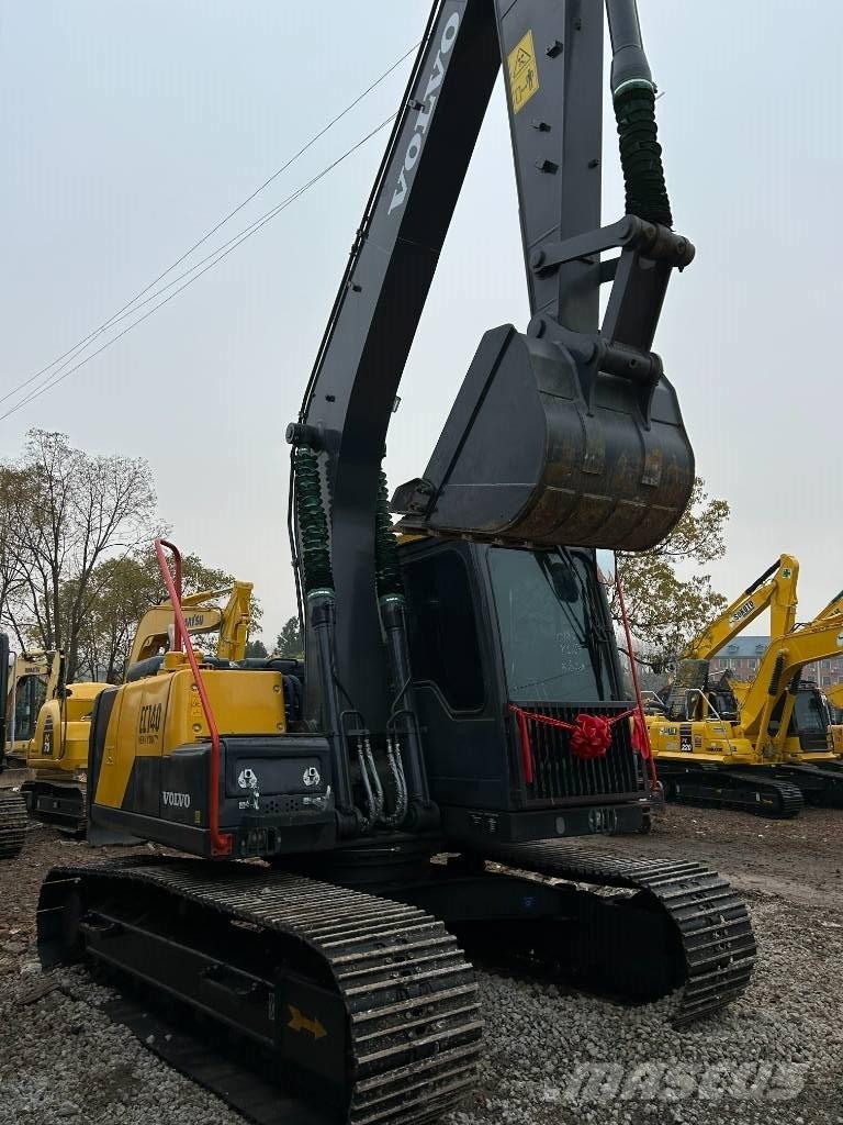 Volvo 140 Верижен екскаватор