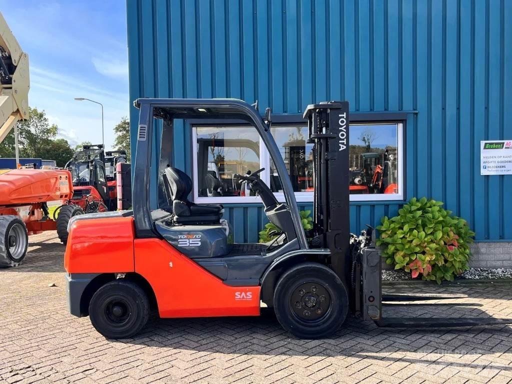 Toyota 52-8FDJF35 Дизелови камиони