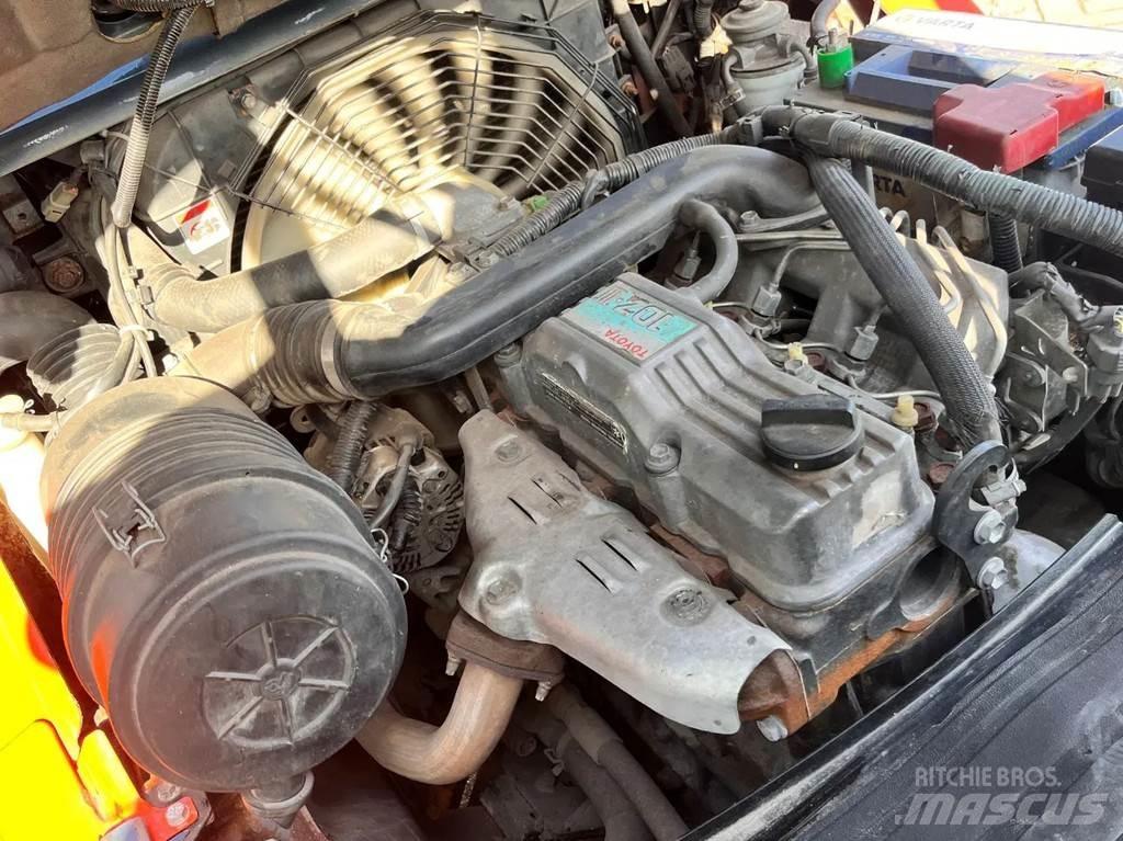Toyota 52-8FDJF35 Дизелови камиони