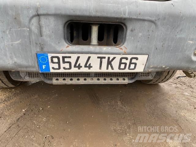 Renault Kerax 380 Самосвал