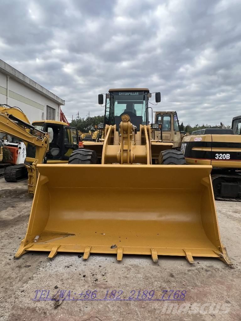 CAT 966L Колесни товарачи