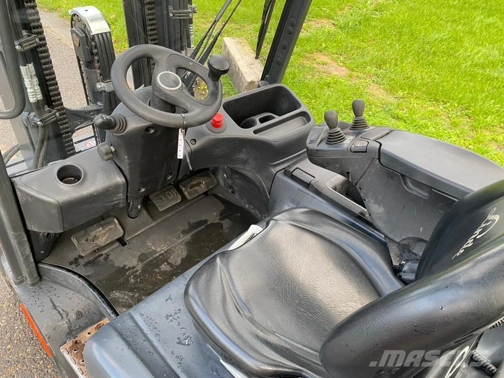 Linde E30L-01 Електрически вилични кари-повдигачи