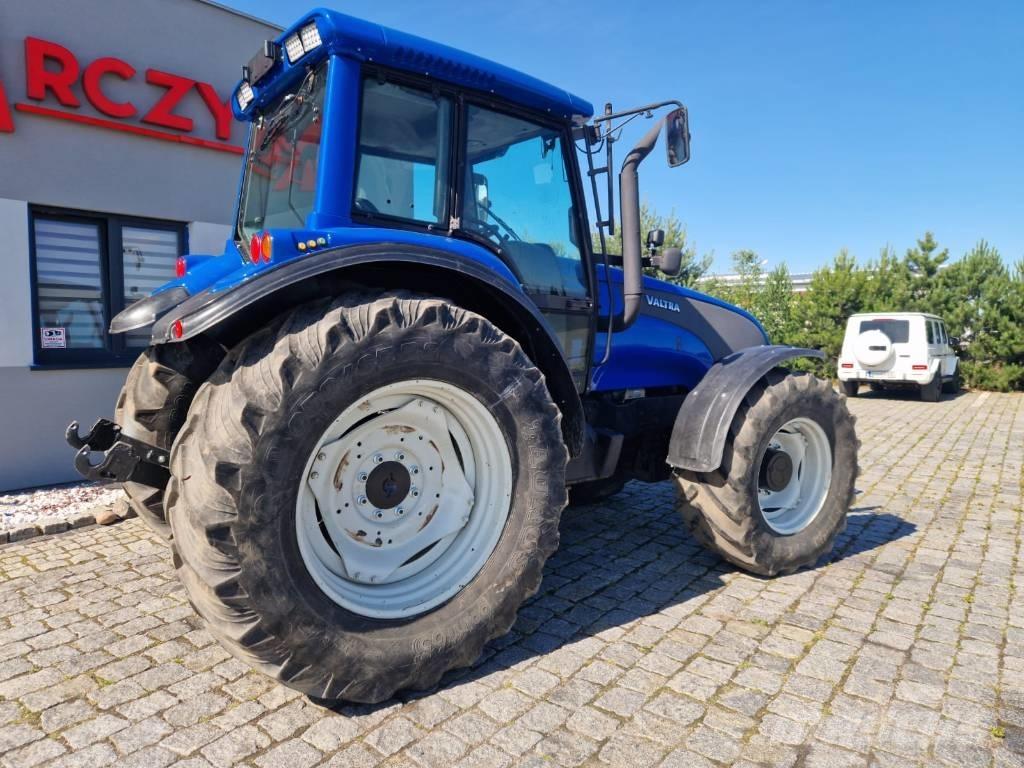 Valtra T 140 Трактори