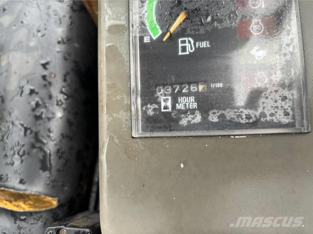 Takeuchi TB 23 R Мини екскаватори < 7 т