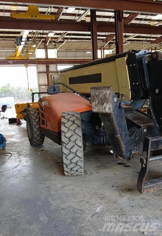 JLG 1055 Телескопични товарачи