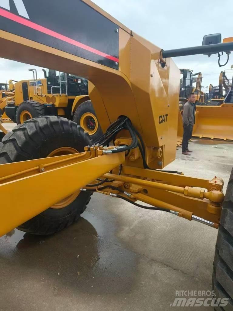 CAT 140K Грейдери