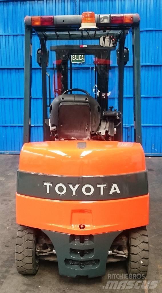 Toyota 7 FBMF 25 Електрически вилични кари-повдигачи