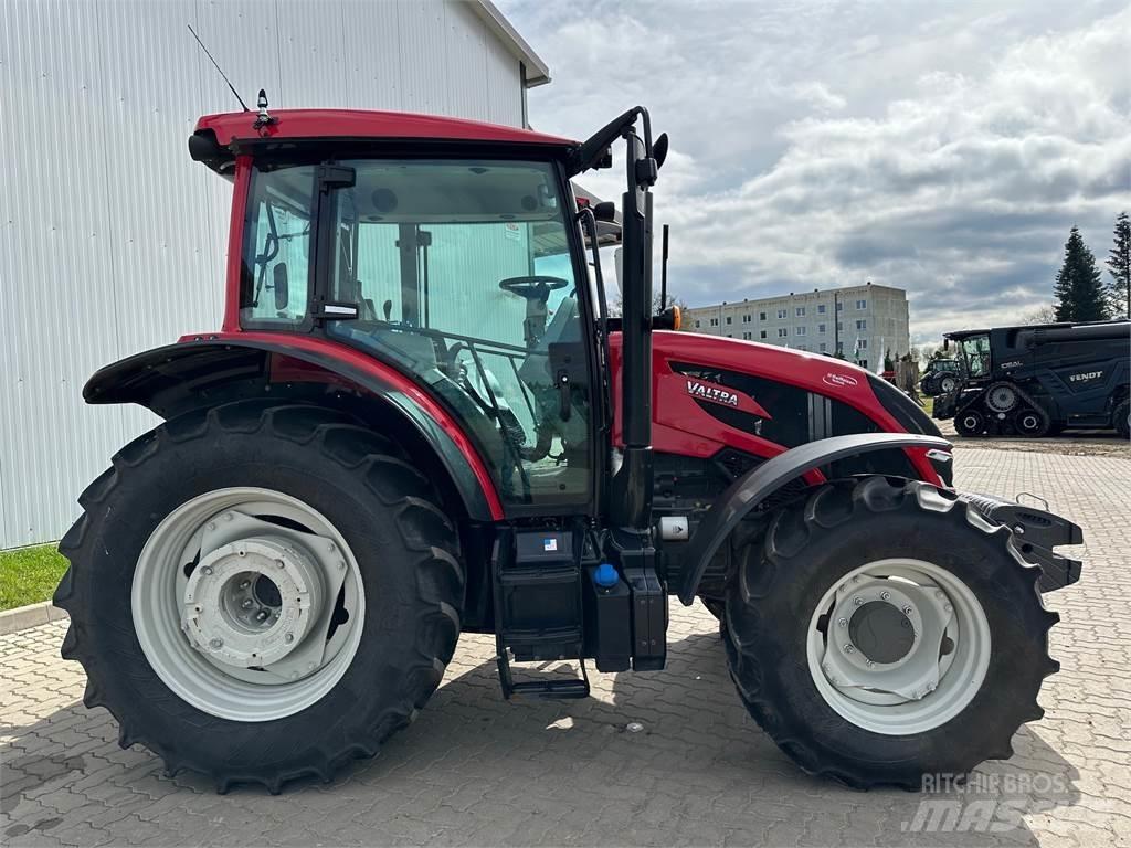 Valtra A105 MH Трактори