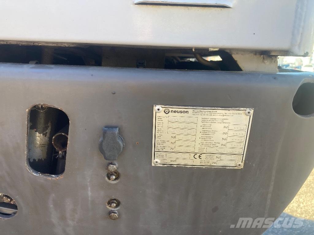 Neuson 8003 RD Средни екскаватори 7т - 12т