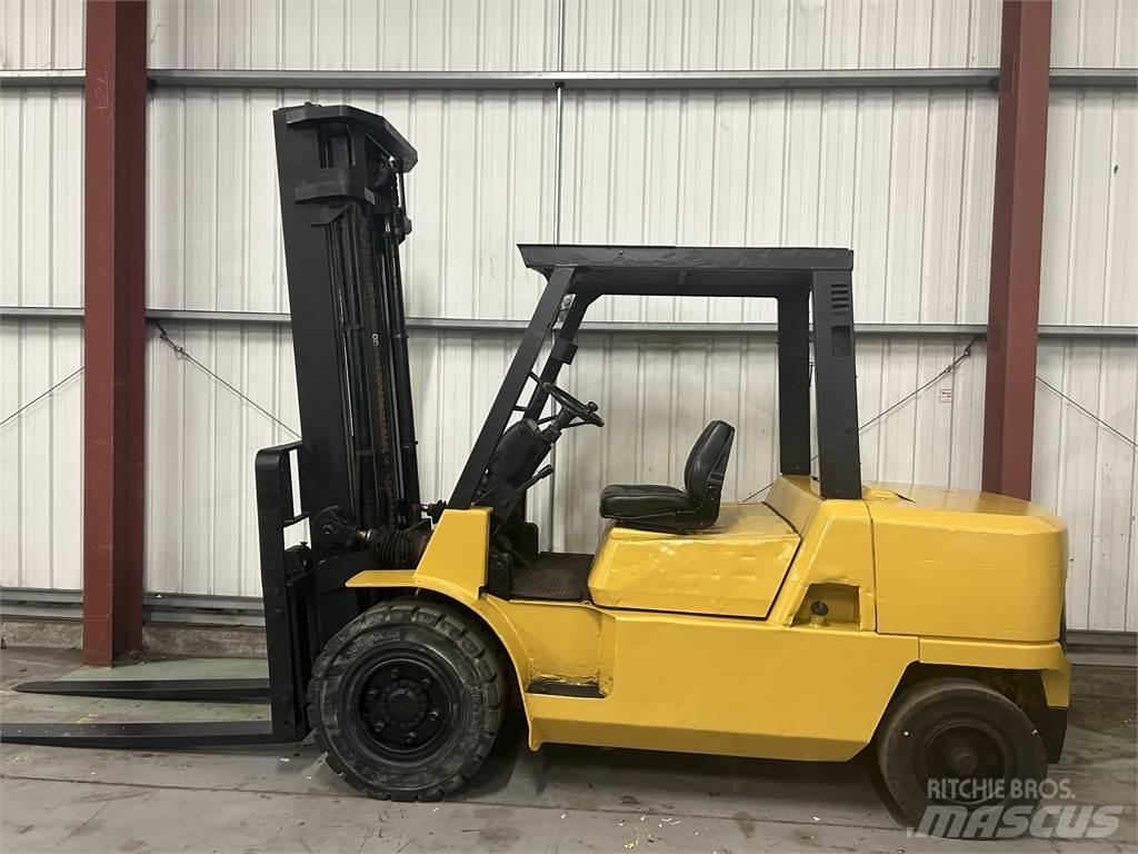CAT DP50K Дизелови камиони