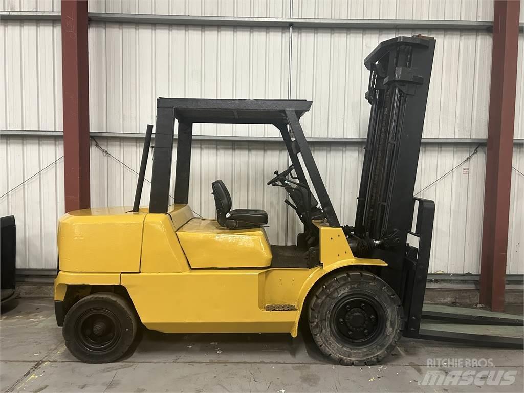 CAT DP50K Дизелови камиони