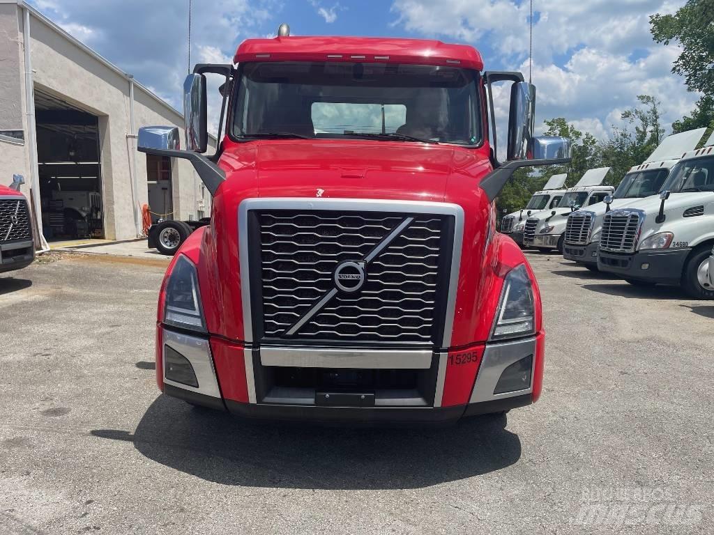 Volvo VNL64T300 Влекачи