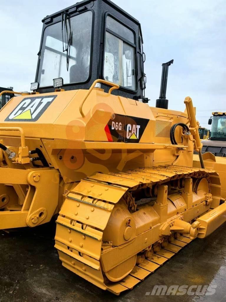 CAT D6G Верижни булдозери
