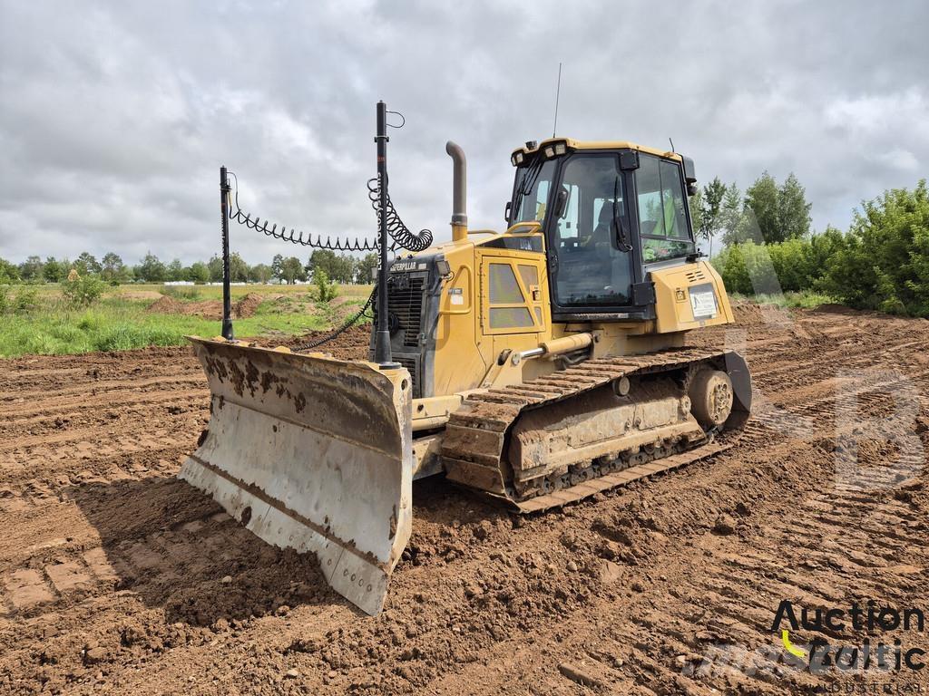 CAT D 6 K Верижни булдозери
