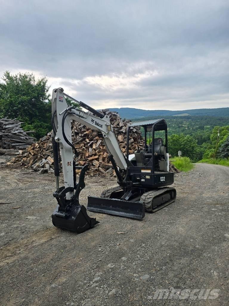 Bobcat E 32 Мини екскаватори < 7 т