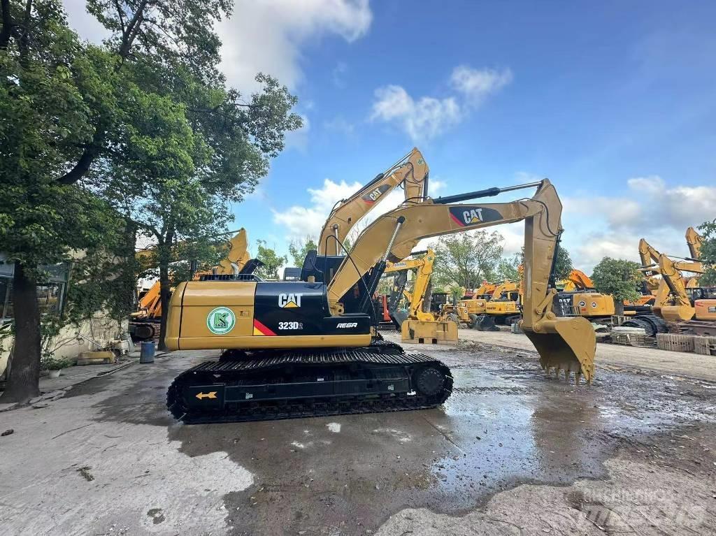 CAT 323 D Верижен екскаватор