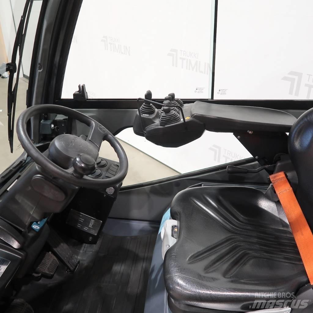 Toyota 52-8FDF25 Дизелови камиони