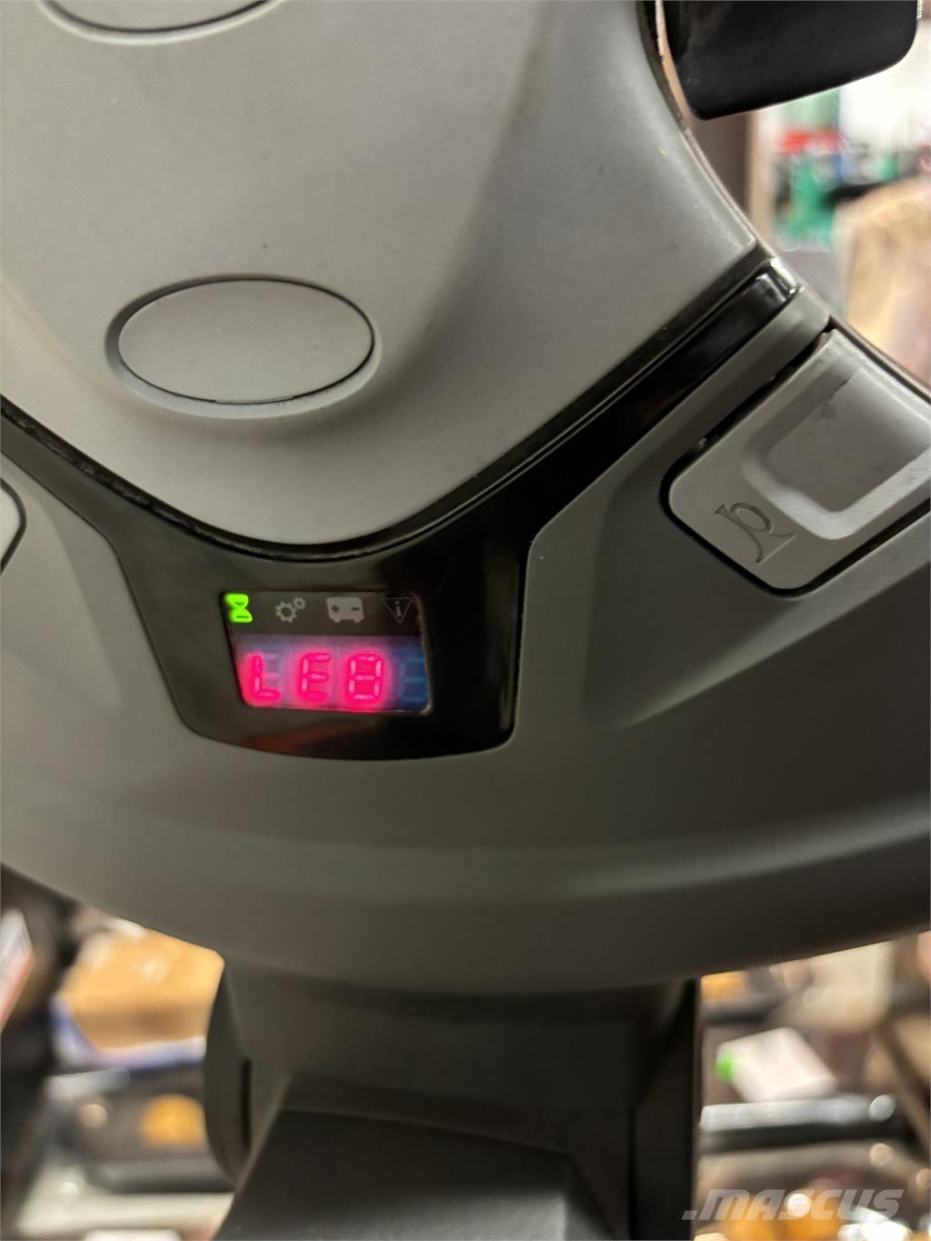 Toyota SWE120 Самоходни товарачи