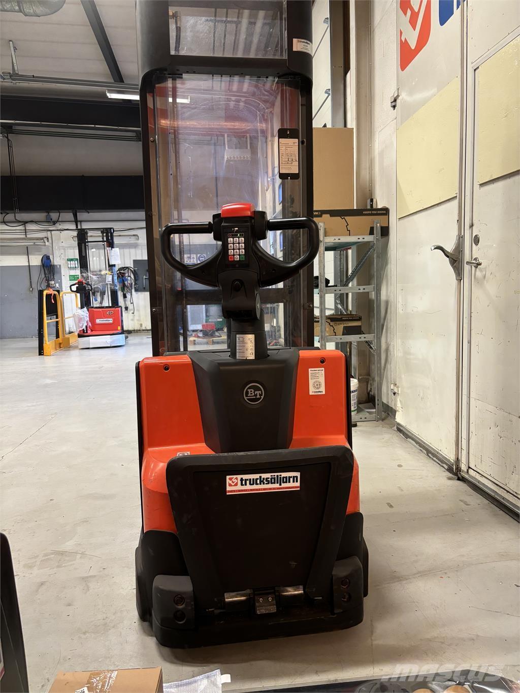 Toyota SWE120 Самоходни товарачи