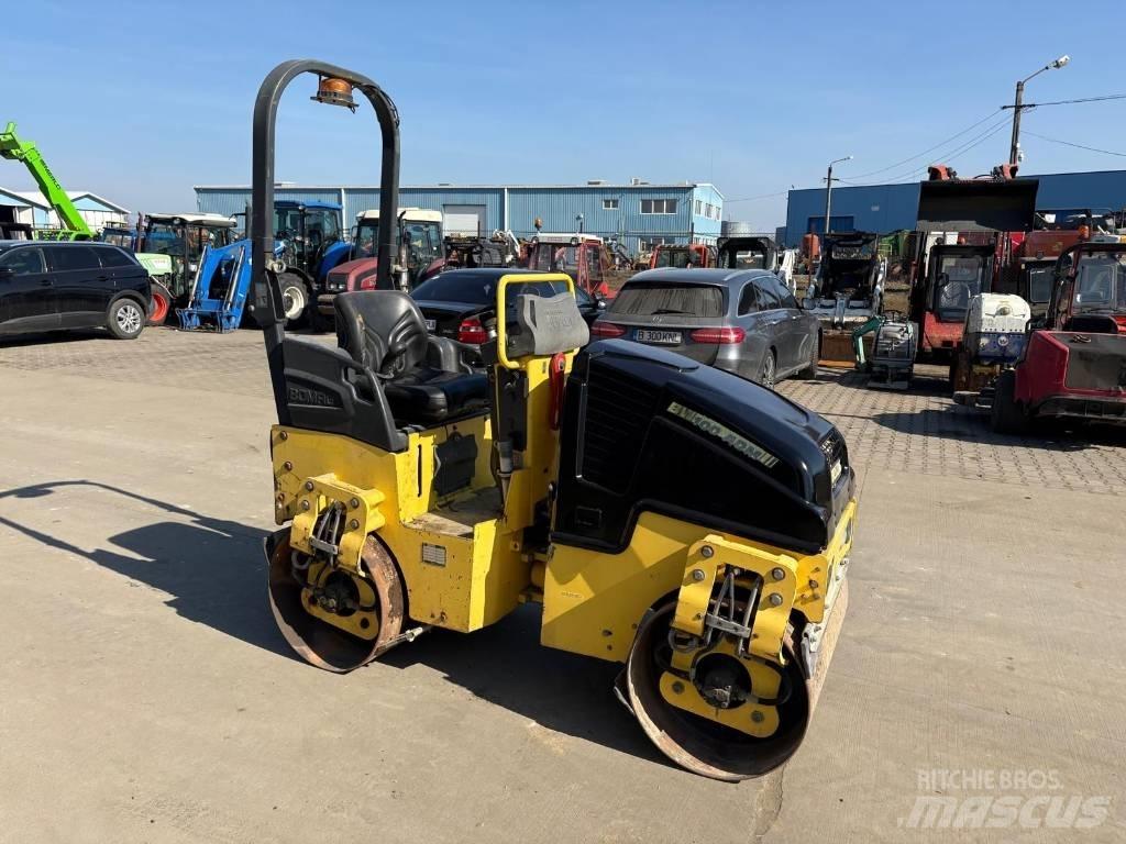 Bomag BW 100 AD-5 Двойни барабанни ролки
