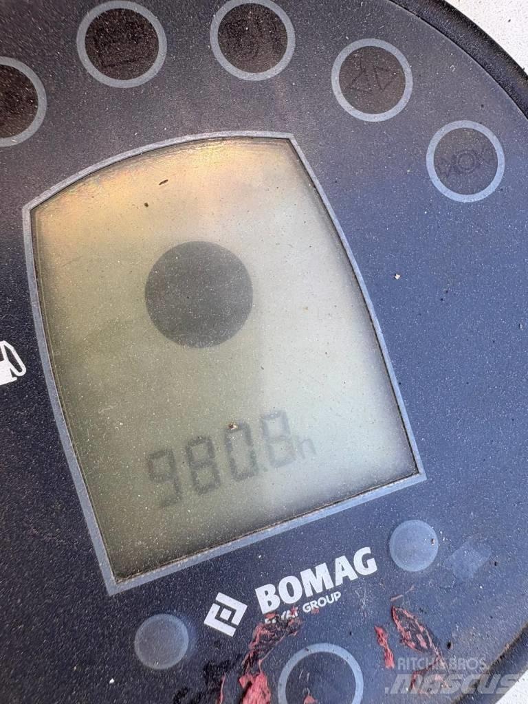 Bomag BW 100 AD-5 Двойни барабанни ролки
