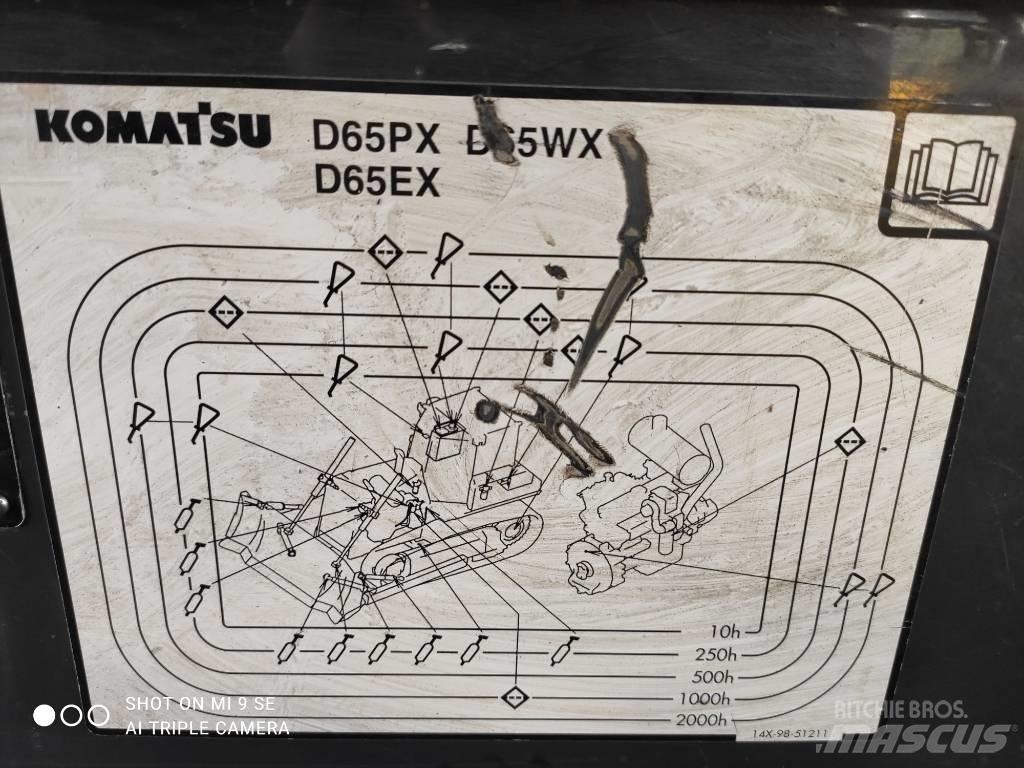 Komatsu D65PX-16 Верижни булдозери
