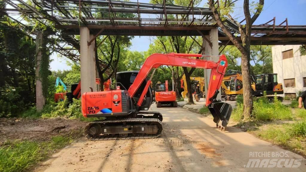 Hitachi ZX 70 Средни екскаватори 7т - 12т