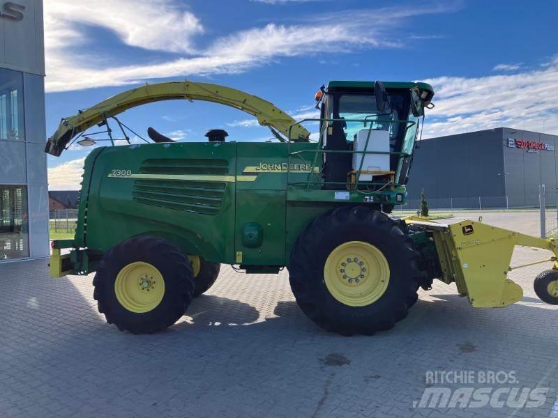 John Deere 7300 Самоходни фуражири
