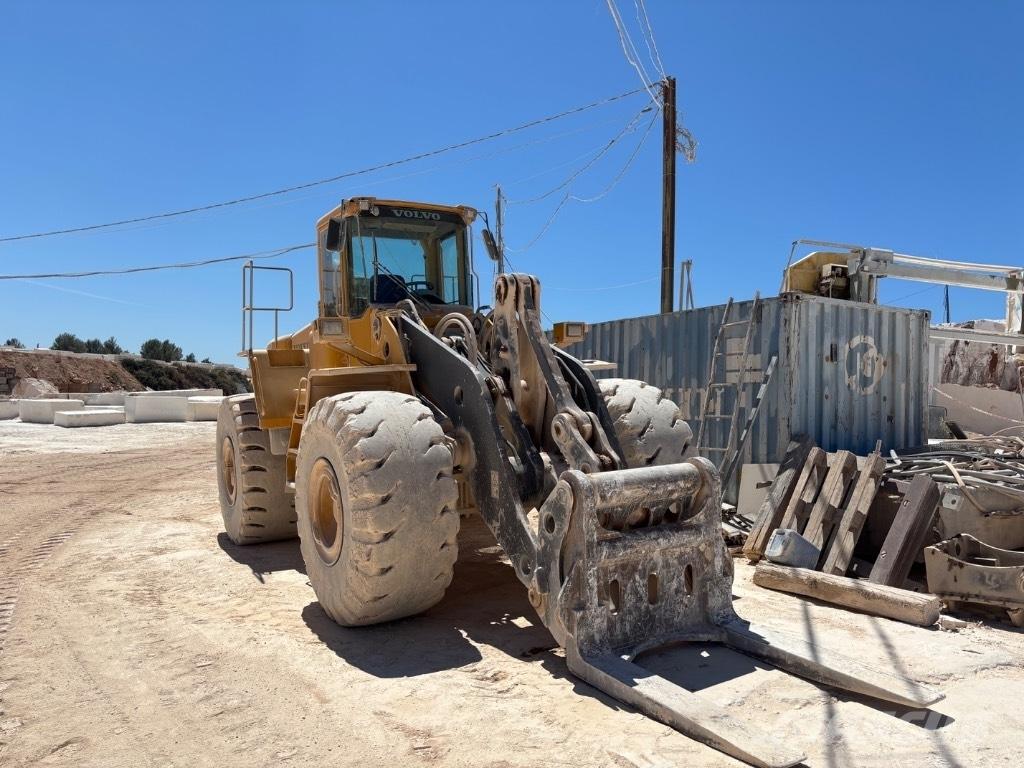 Volvo L 220 E Колесни товарачи