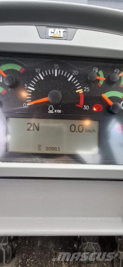 CAT 962 M Колесни товарачи