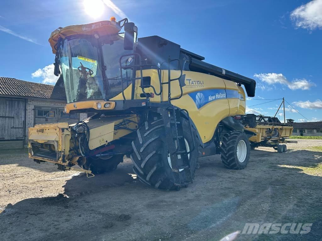 New Holland CX 8070 Комбайни