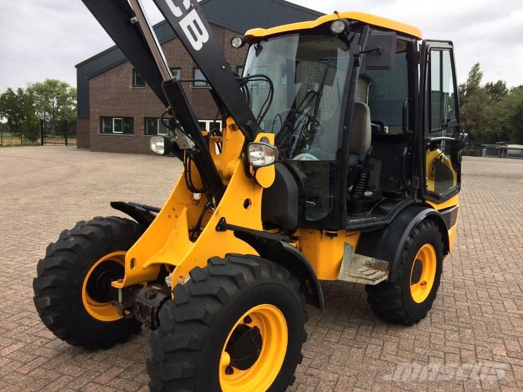 JCB 406 Колесни товарачи