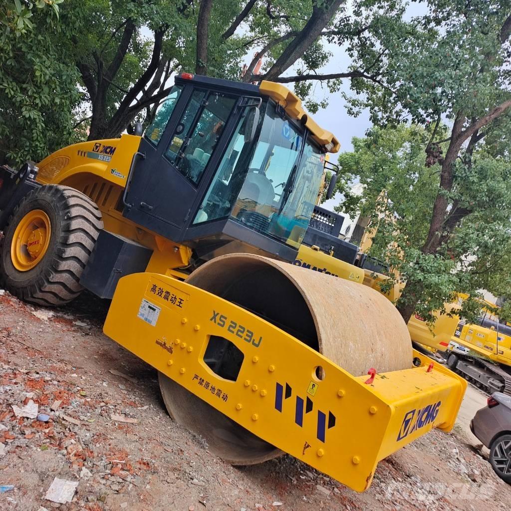 XCMG XS 223 J Еднобарабанни ролки
