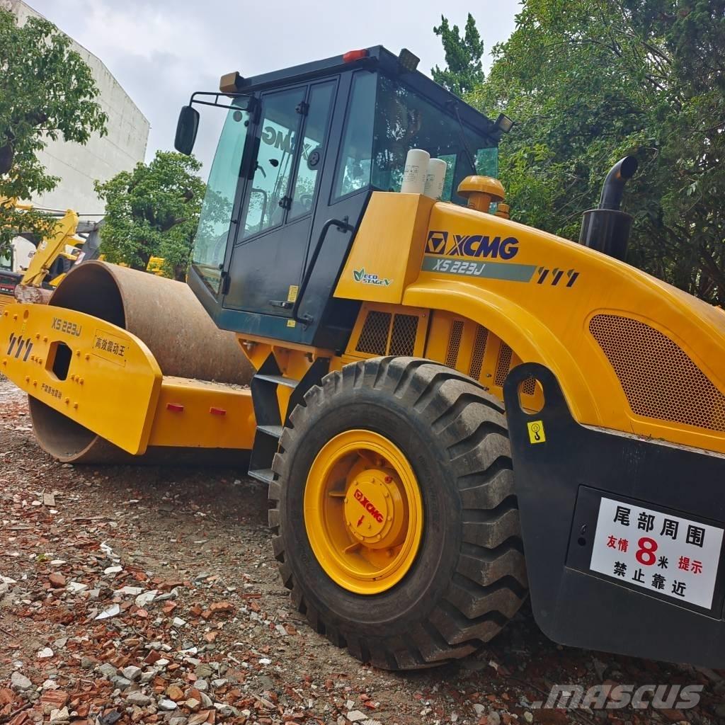XCMG XS 223 J Еднобарабанни ролки
