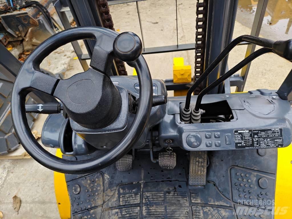 Komatsu 30 Дизелови камиони